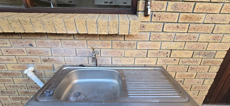 3 Bedroom Property for Sale in Die Wingerd Western Cape